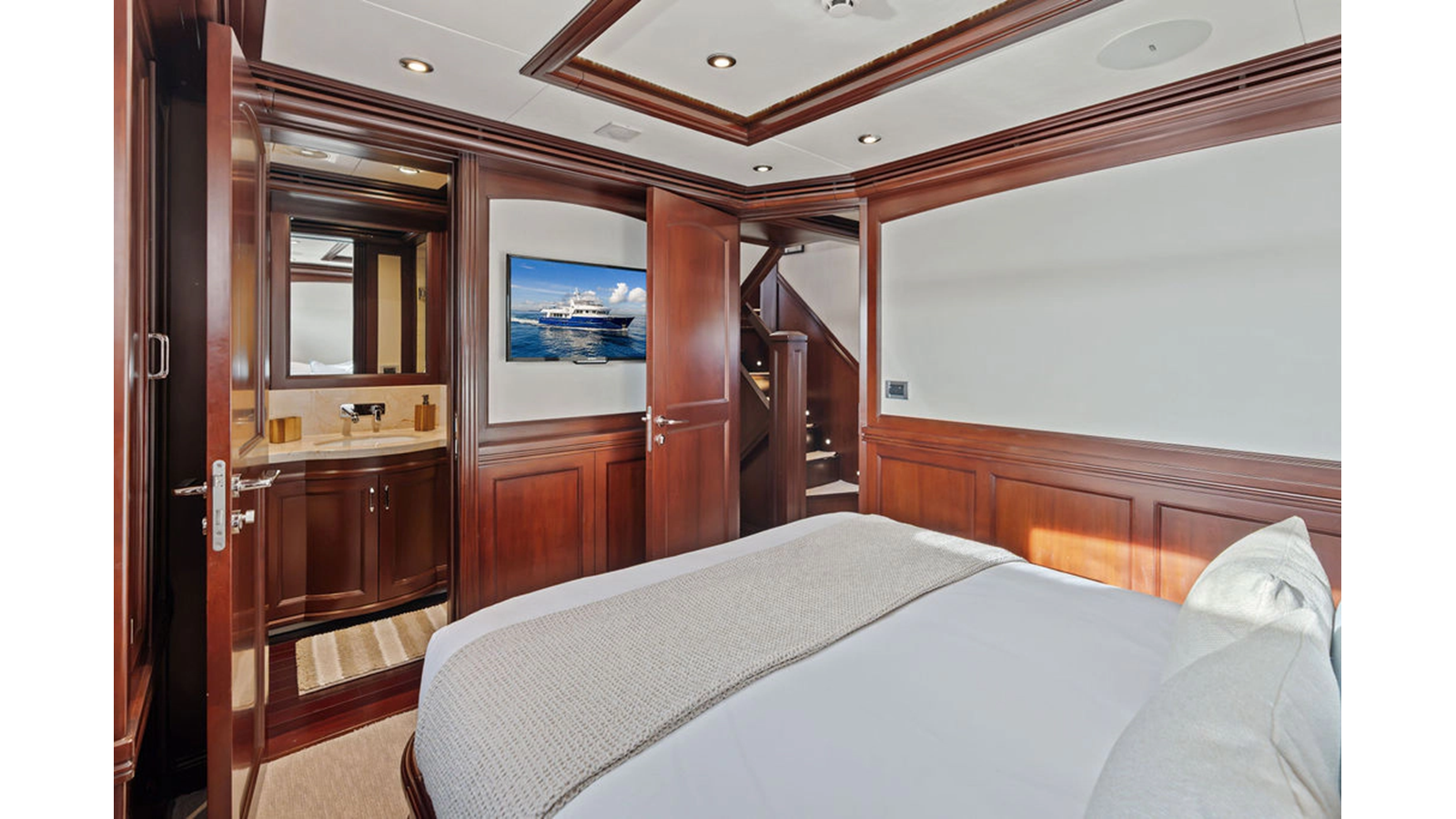 Overing Motor Yacht SAMSARA For Sale