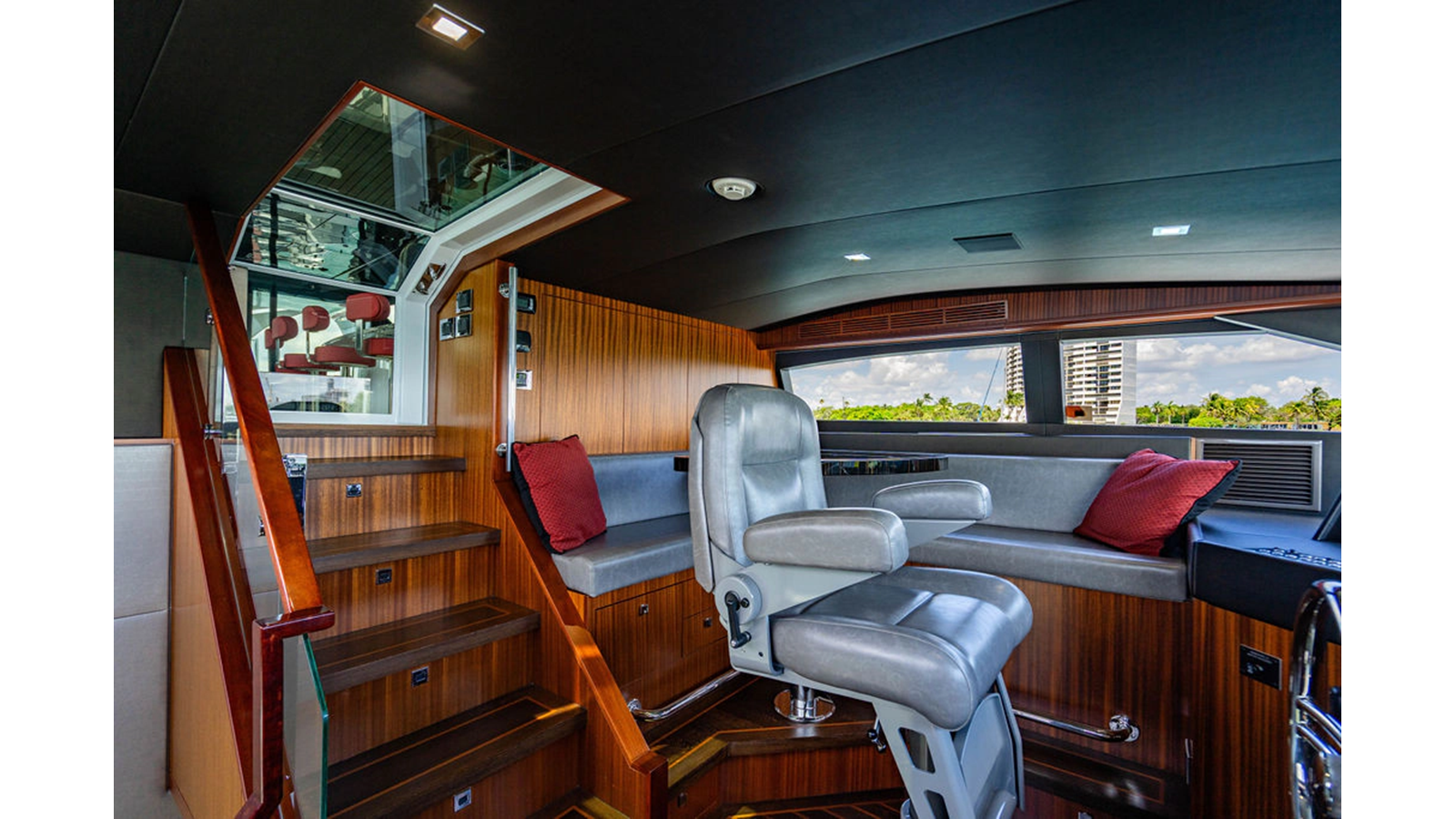 Hatteras Motor Yacht TRU LUV For Sale