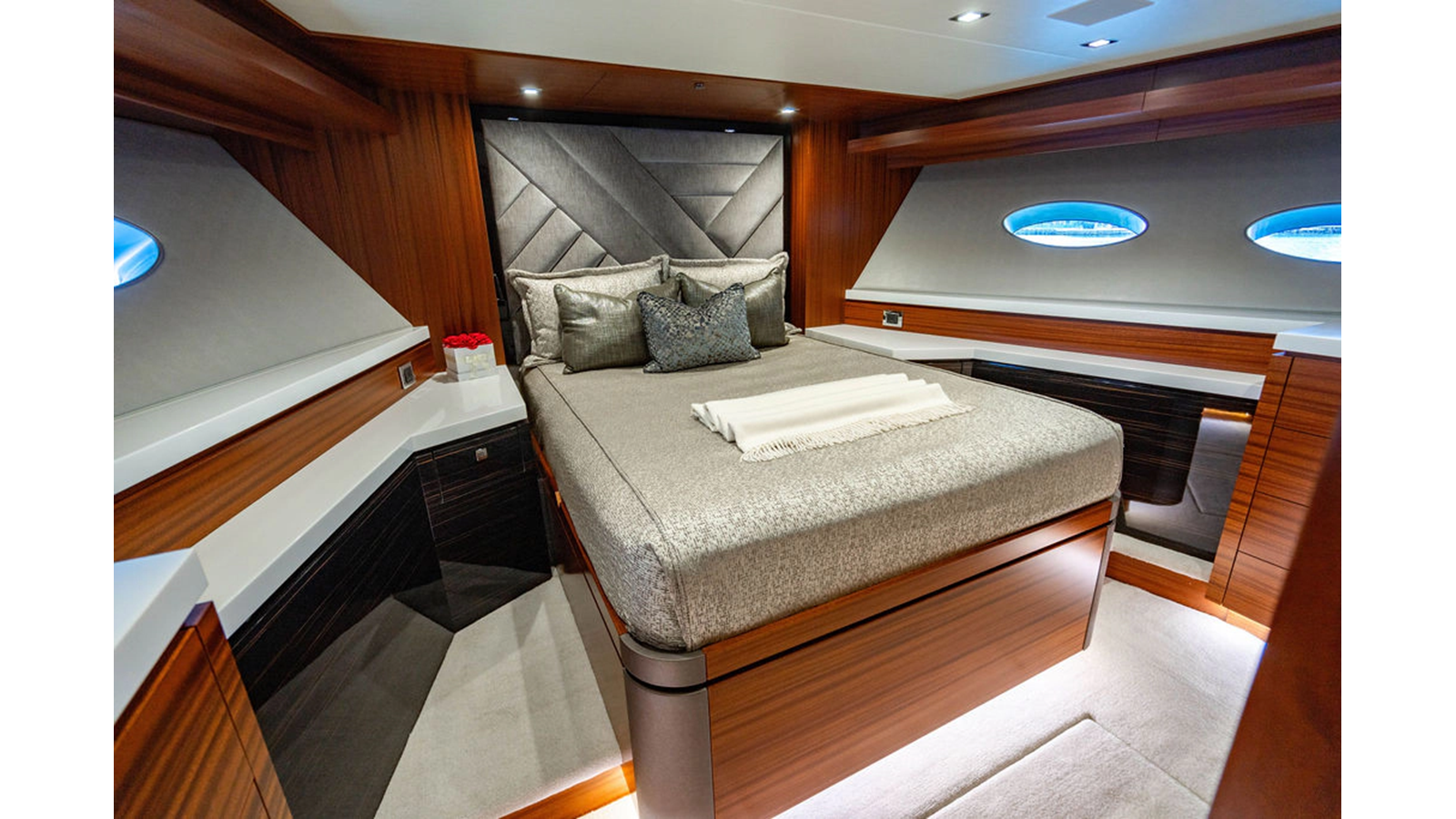 Hatteras Motor Yacht TRU LUV For Sale