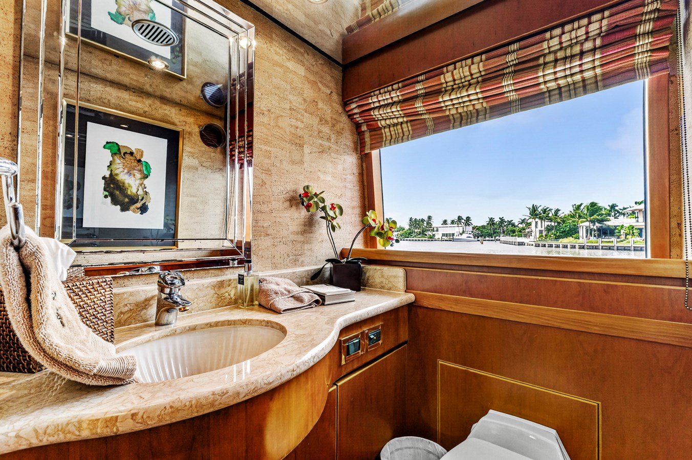 Hargrave Custom Yachts Motor Yacht ROXY MARIA For Sale