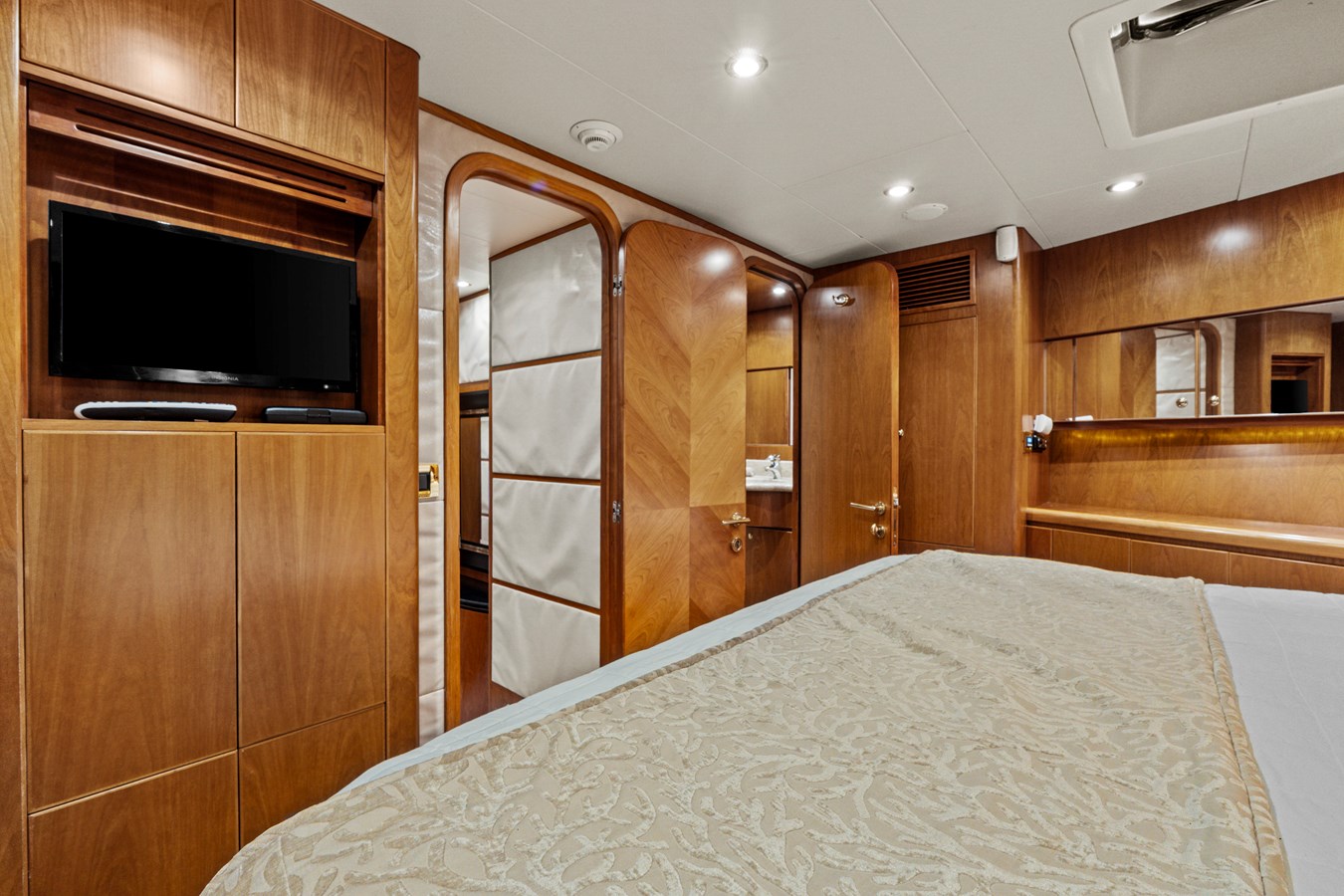 Hargrave Custom Yachts Motor Yacht ROXY MARIA For Sale