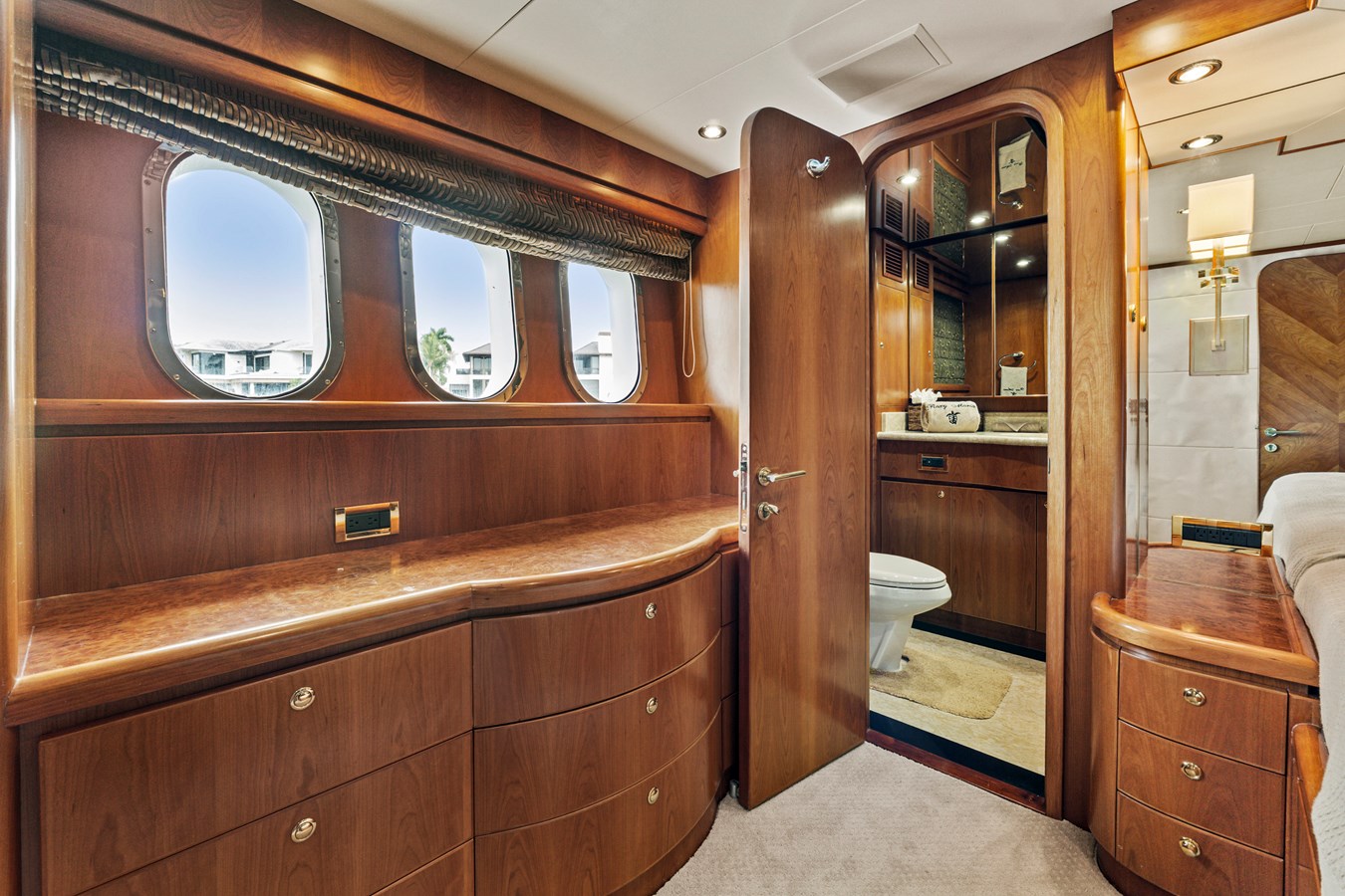 Hargrave Custom Yachts Motor Yacht ROXY MARIA For Sale