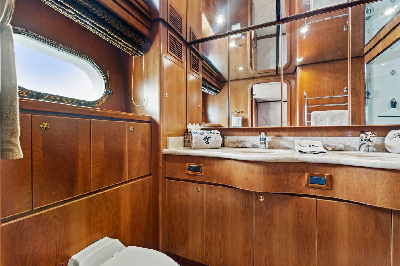 Hargrave Custom Yachts Motor Yacht ROXY MARIA For Sale