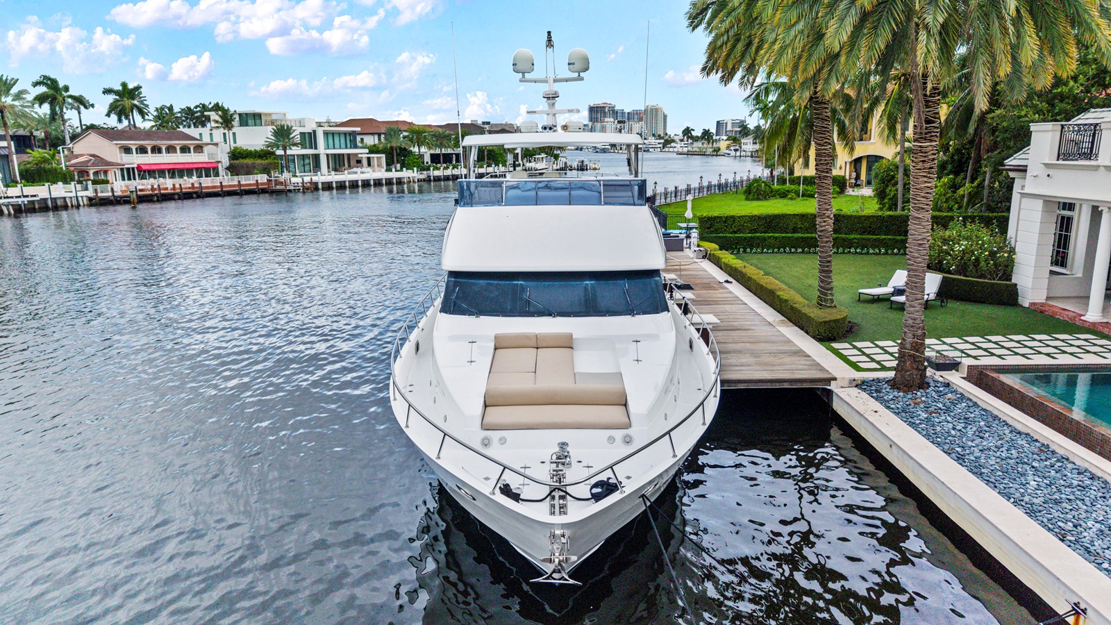 Hargrave Custom Yachts Motor Yacht ROXY MARIA For Sale