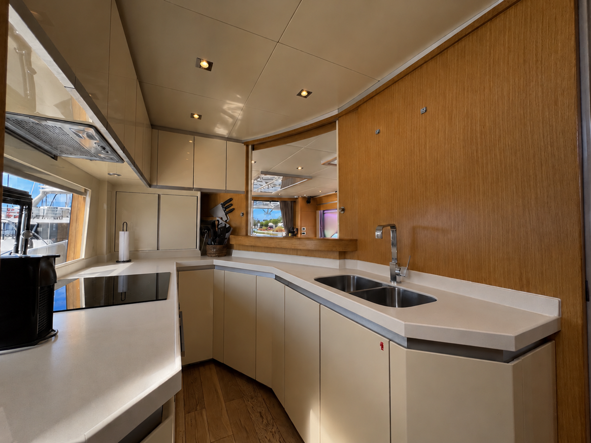 Dominator Motor Yacht Dominator For Sale