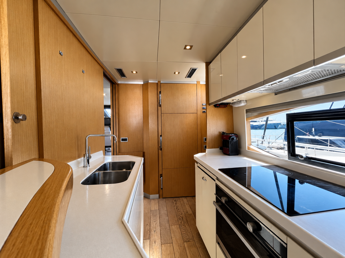 Dominator Motor Yacht Dominator For Sale