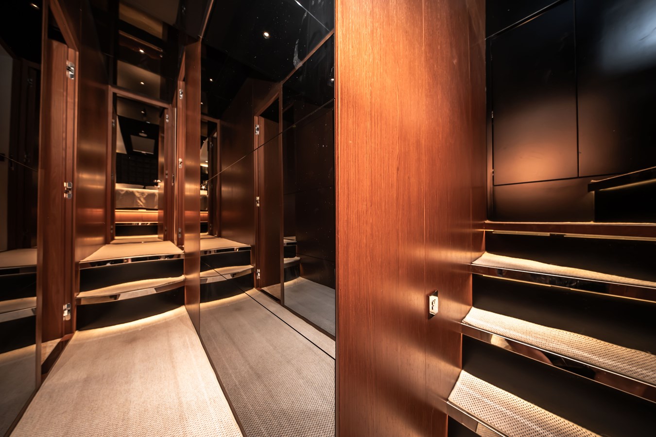 Cantieri Riva Spa Motor Yacht CREA For Sale